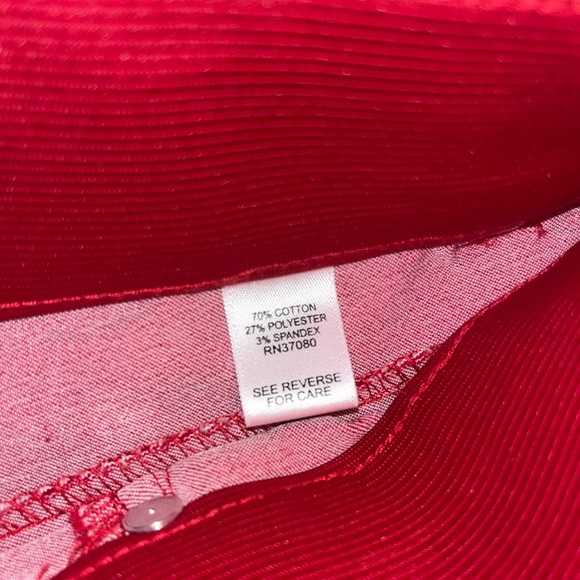 NWOT / EST. 1946 Denim Juniors / women’s size 2 red shorts. NEVER BEEN WORN!!! - Picture 7 of 7